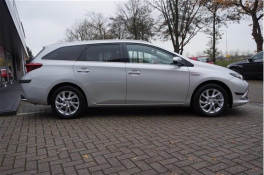 Toyota Auris - 1.8 Hybrid 136pk CVT Business Pro Glazen dak - 1