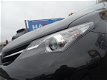 Toyota Auris - 1.6 VVT-I NOW 5DRS ECC/CRUISE/NAV/PARK.SENS/LMV/AFN.TREKHAAK - 1 - Thumbnail