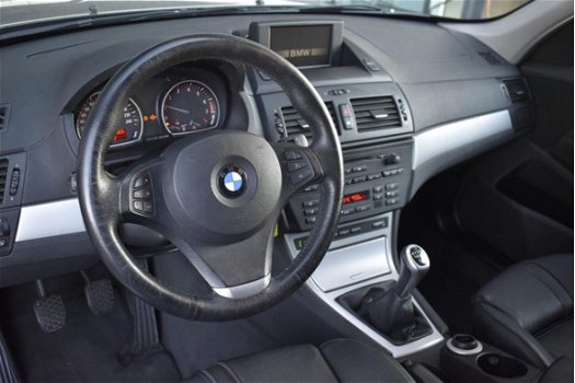 BMW X3 - 2.0i 150PK Executive / Navi / Leder / Clima - 1