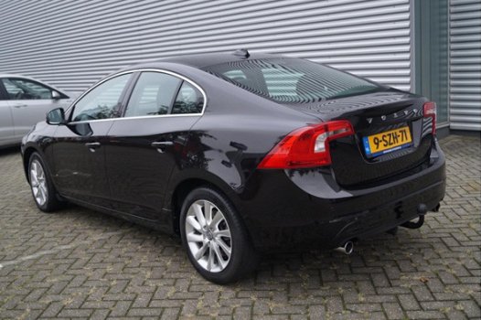 Volvo S60 - T3 Momentum incl. Trekhaak - 1