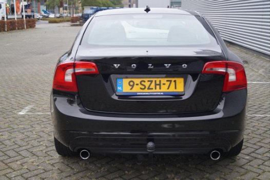 Volvo S60 - T3 Momentum incl. Trekhaak - 1