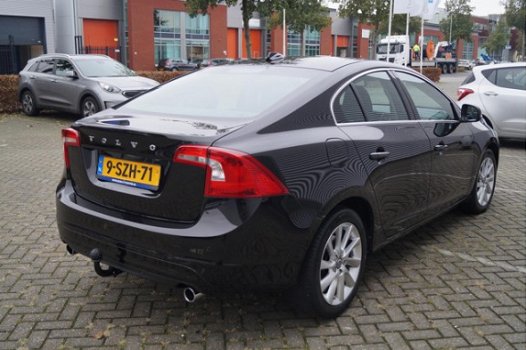 Volvo S60 - T3 Momentum incl. Trekhaak - 1