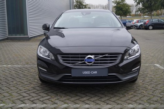 Volvo S60 - T3 Momentum incl. Trekhaak - 1