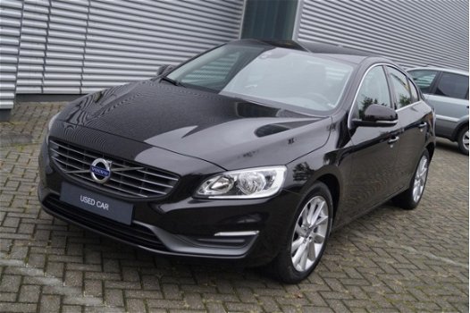 Volvo S60 - T3 Momentum incl. Trekhaak - 1