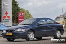 Volvo S60 - 2.4 Automaat Drivers Edition | Leer | Xenon | Parkeersensor