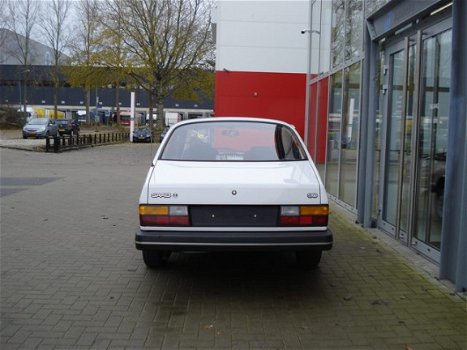 Saab 90 - Sedan 2.0L 8V - 1