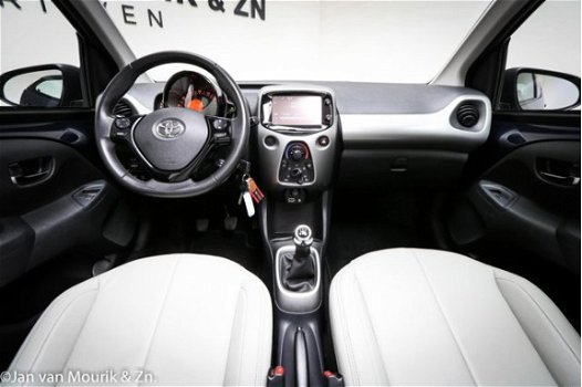 Toyota Aygo - 1.0 VVT-i x-wave Cabrio | AIRCO | LEDER - 1