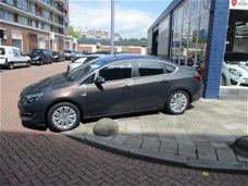 Opel Astra - 1.4 Design Edition