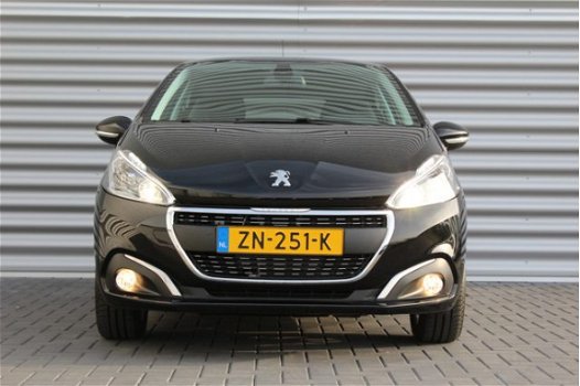 Peugeot 208 - 1.2 PURETECH 83PK 5-DRS SIGNATURE / NAVI / AIRCO / LED / PDC / 16