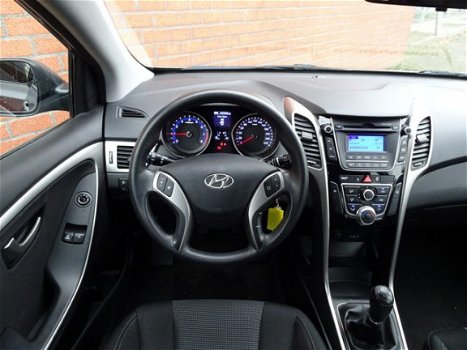 Hyundai i30 - 1.6 GDI i-Drive Cool Radio CD/MP3/USB/AUX, Airco - 1