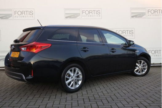 Toyota Auris Touring Sports - 1.8 Hybrid Lease Dealer onderh/ Navi/ Panodak/ ECC/ Camera - 1