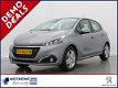 Peugeot 208 - 1.2 82pk Signature | Navigatie | Airco | Parkeersensoren | DAB+ | - 1 - Thumbnail