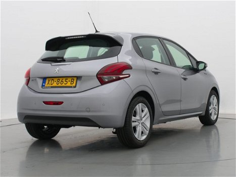 Peugeot 208 - 1.2 82pk Signature | Navigatie | Airco | Parkeersensoren | DAB+ | - 1