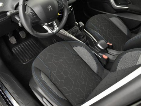 Peugeot 2008 - SUV Allure 82 pk Navigatie | 16 inch velgen | Bluetooth | Parkeersensoren - 1