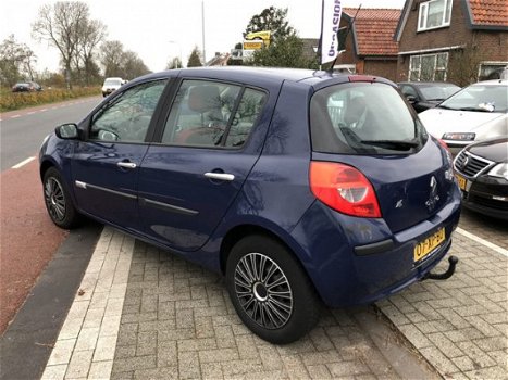 Renault Clio - 1.6-16V 112PK Rip Curl Elekt Panodak Airco - 1