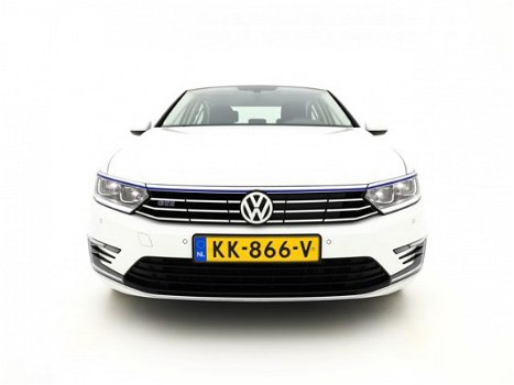 Volkswagen Passat - 1.4 TSI |EX BTW| GTE AUT. *XENON+NAVI+PDC+ECC+CRUISE - 1