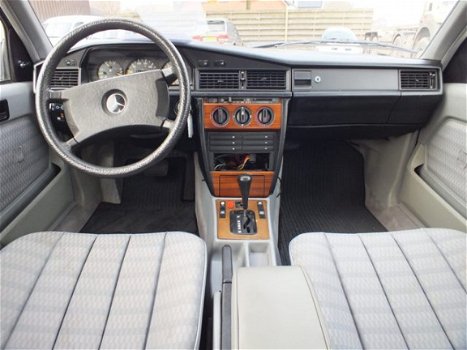 Mercedes-Benz 190-serie - 2.5D Automaat 1984 Airco EL Pakket 15