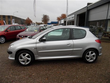 Peugeot 206 - 1.6-16V Quiksilver Airco, LM-velgen, Trekhaak, Nw. APK - 1