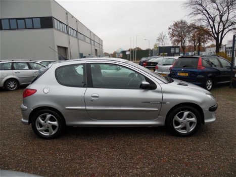 Peugeot 206 - 1.6-16V Quiksilver Airco, LM-velgen, Trekhaak, Nw. APK - 1