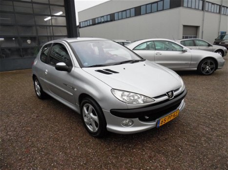 Peugeot 206 - 1.6-16V Quiksilver Airco, LM-velgen, Trekhaak, Nw. APK - 1