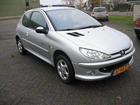 Peugeot 206 - 1.4 Quiksilver Gereserveerd - 1