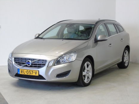 Volvo V60 - 1.6 DRIVe Summum Navi (bj 2011) - 1