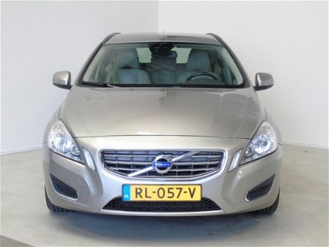 Volvo V60 - 1.6 DRIVe Summum Navi (bj 2011) - 1