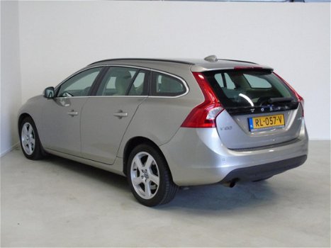 Volvo V60 - 1.6 DRIVe Summum Navi (bj 2011) - 1