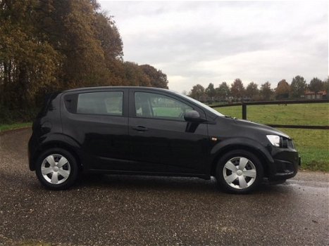 Chevrolet Aveo - 1.3D LT 1 ste eigenaar, super zuinig white saturday deal - 1