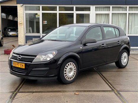Opel Astra - 1.6 Essentia/Airco/CruiseC/Nieuwe APK - 1