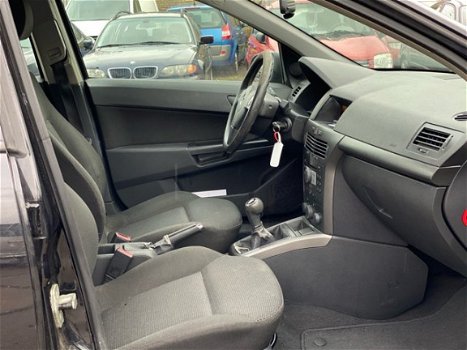 Opel Astra - 1.6 Essentia/Airco/CruiseC/Nieuwe APK - 1