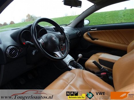 Alfa Romeo GT - 2.0 JTS Distinctive -Leer-Airco-APK nieuw - 1