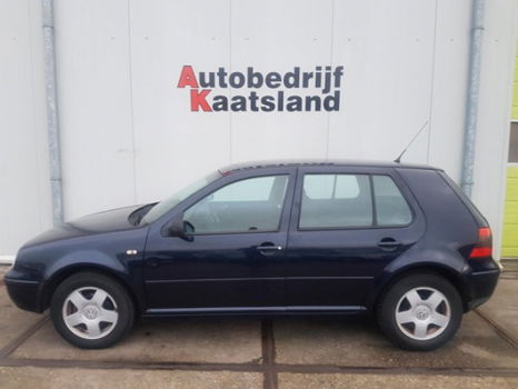 Volkswagen Golf - 1.6 Highline - 1