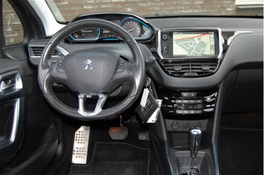 Peugeot 2008 - 1.6 VTi Allure 120Pk Volautomaat Navi Panoramadak Parkeercamera Trekhaak afneembaar C - 1