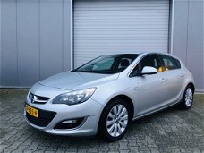 Opel Astra - 1.4 Turbo Sport + Automaat NAVI | PDC | CRUISE | DODEHOEK DETECTIE | SPORTSTOELEN