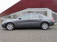 Volvo S60 - 2.4 D D5 5 cilinder (occasion) Airco , Cruise , Navigatie
