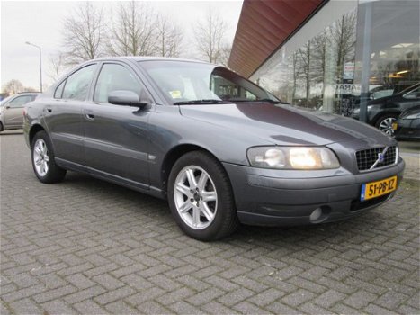 Volvo S60 - 2.4 D D5 5 cilinder (occasion) Airco , Cruise , Navigatie - 1