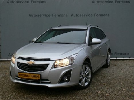 Chevrolet Cruze - Combi 1.4Turbo 140PK - 2013 - 98DKM - full options - 1