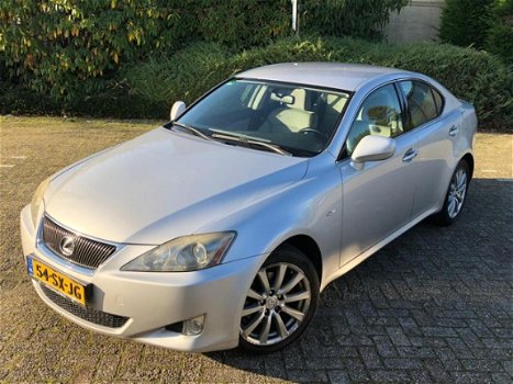 Lexus IS - IS220D - 1