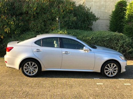 Lexus IS - IS220D - 1