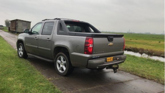 Chevrolet Avalanche - USA 5.3 V8 4WD - 1