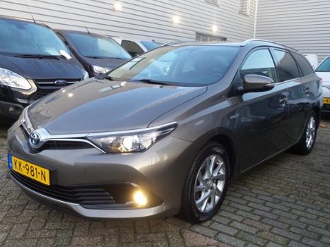 Toyota Auris - 1.8 Hybrid Executive & 6 maanden Bovag Garantie - 1