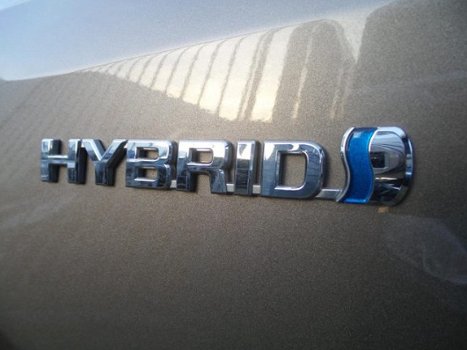 Toyota Auris - 1.8 Hybrid Executive & 6 maanden Bovag Garantie - 1