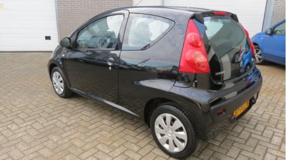 Peugeot 107 - 1.0-12V XR - 1