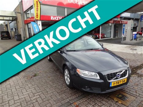 Volvo V70 - 1.6D DRIVe Summum Scherm in de hoofdsteunen - 1