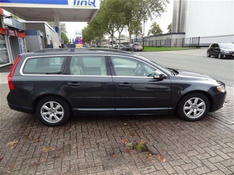 Volvo V70 - 1.6D DRIVe Summum Scherm in de hoofdsteunen - 1