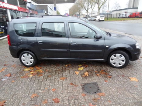 Dacia Logan MCV - 1.6-16V Lauréate 7p - 1