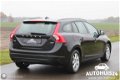 Volvo V60 - D3 5-cil Kinetic (bj2014) RIJKLAAR GELEVERD - 1 - Thumbnail