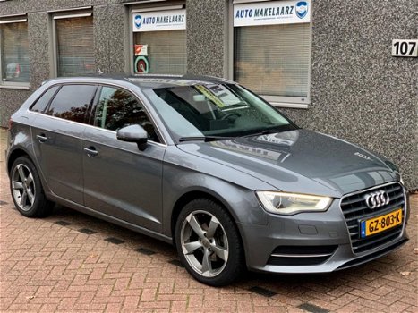 Audi A3 Sportback - 1.6 TDI Attr. PL+ Automaat Dealer onderh ouden NAP - 1