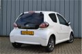 Toyota Aygo - 1.0-12V Dynamic Navigator Bluetooth Navigatie Airco Sportvelgen - 1 - Thumbnail